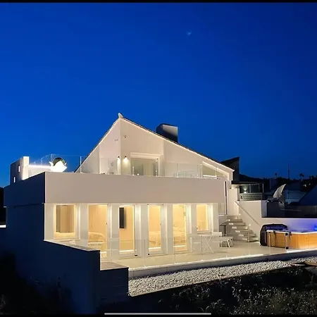 Ocean 3bed Apartment